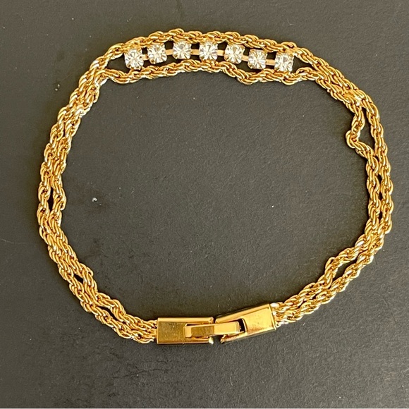 Elegant Gold tone rope Chain rhinestone Bracelet - Picture 4 of 5